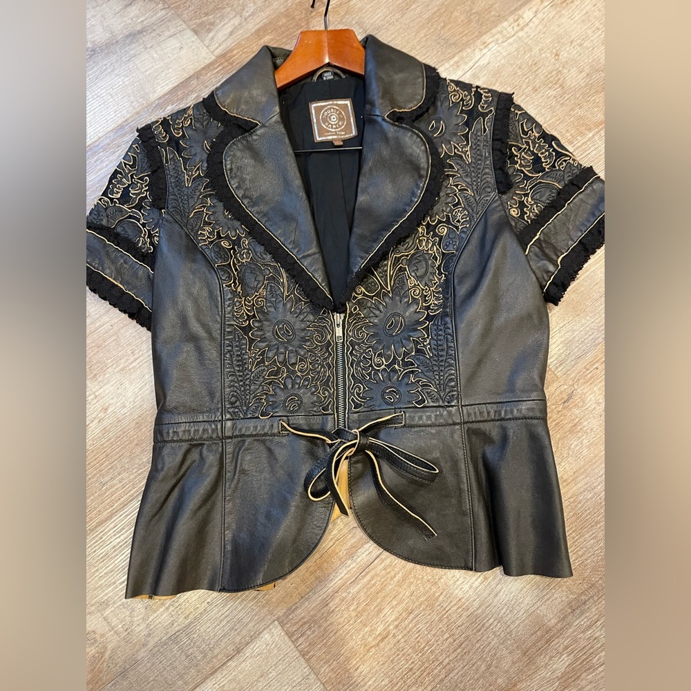 𝑫𝑶𝑼𝑩𝑳𝑬 𝑫 𝑹𝑨𝑵𝑪𝑯  Elegant Black Embroidered Women's Jacket
